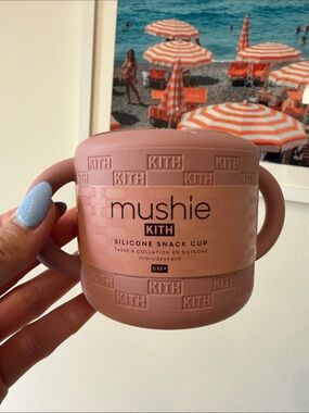 Kith x mushie Silicone Snack Cup - Dusty Rose